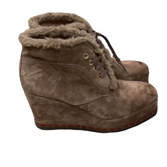 THE SHOE BOX Brown suede & shearling lined wedge platform laceup booties Size 39 - Picture 3 of 7